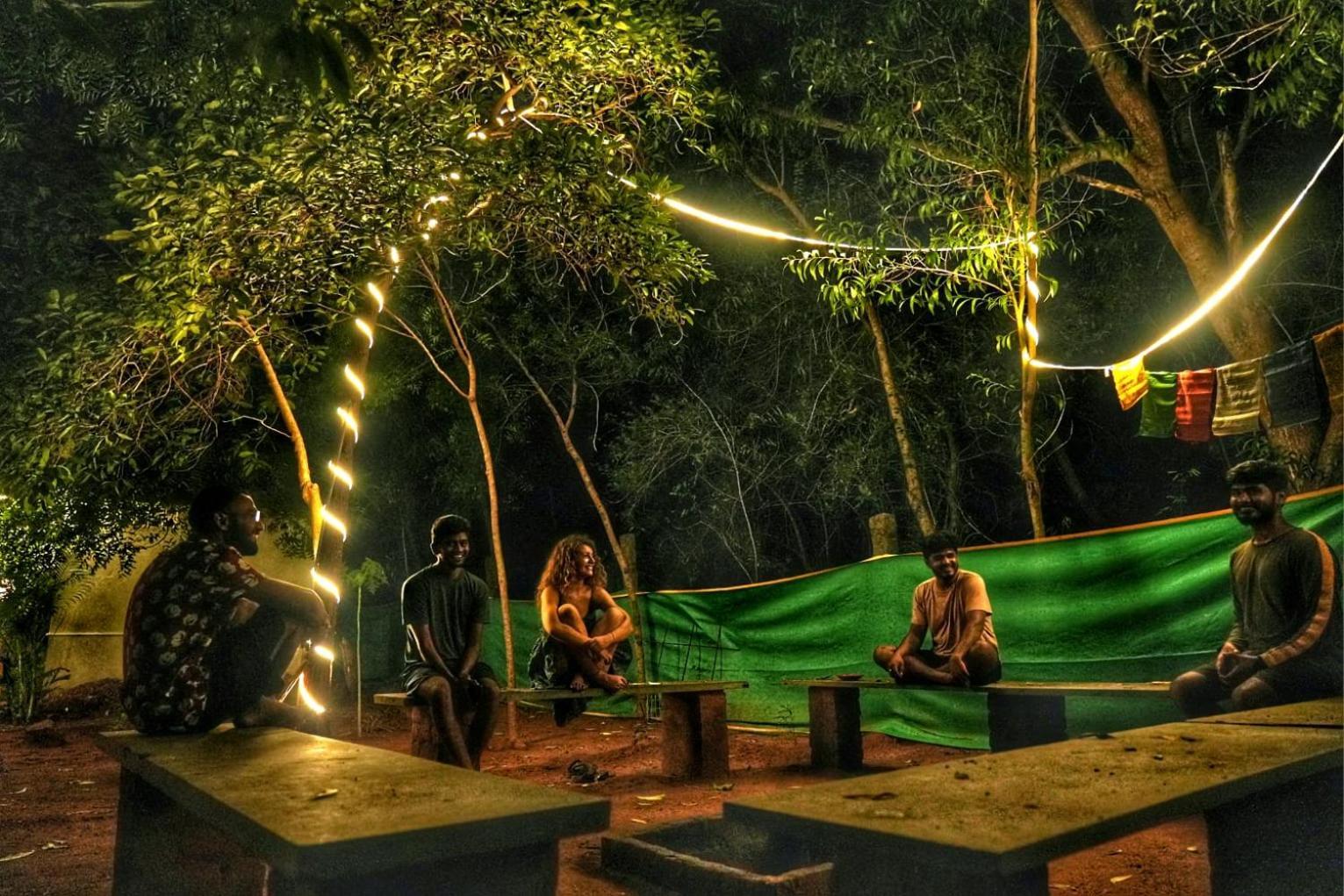 Nebula Nest Cafe & Hostel Auroville Exteriér fotografie